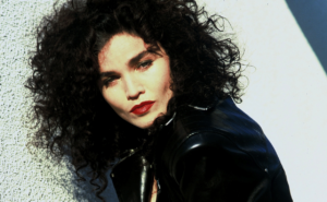 Alannah Myles - 'Black Velvet' Music Video