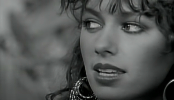 the-bangles-manic-monday-music-video-the-80s-ruled