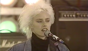 'Til Tuesday Performing 'Voices Carry' Live During MTV's 1987 Spring Break